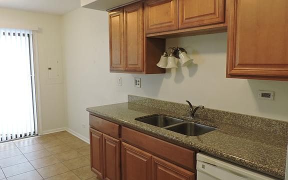 5th image of 840 Dighton Ln