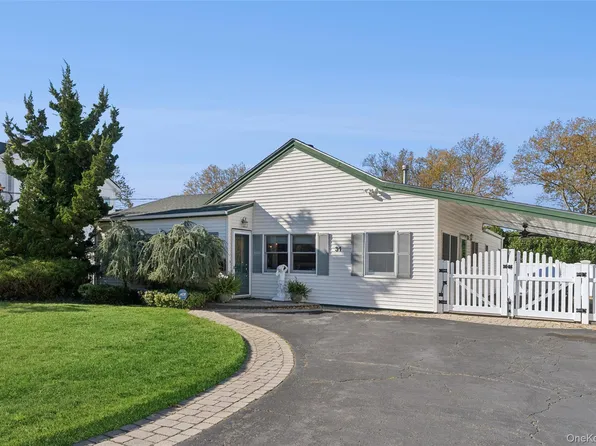 31 Grand Central Avenue, Amityville, NY 11701