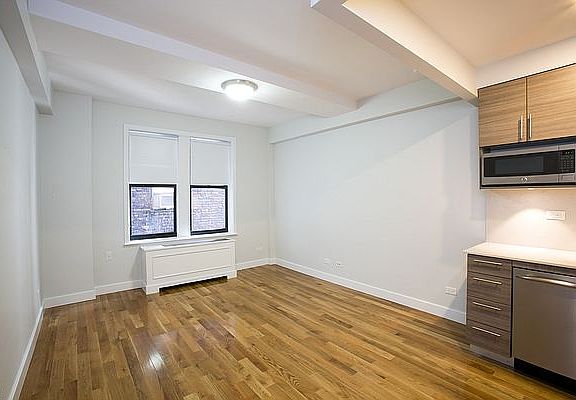 3rd image of 210 W 70th St APT 1107