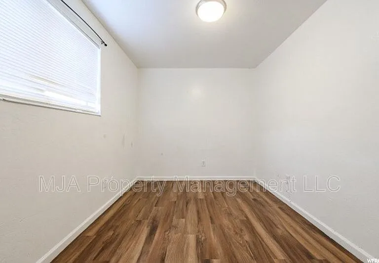 2523 S Lakecrest Dr #2 — Photo 7