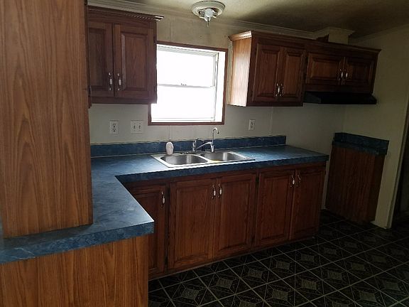 4th image of 1305 W Jefferson St