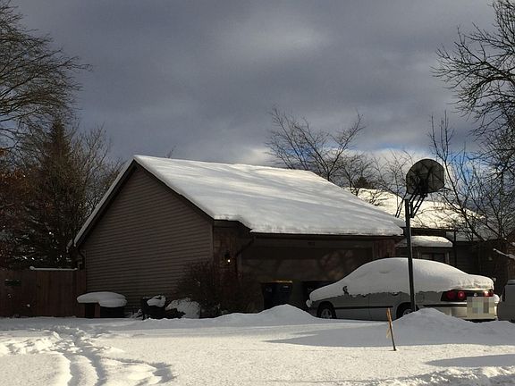 2nd image of 5052 Knob Hill Dr NE