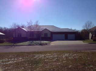 1819 Creekside Dr NE, Owatonna, MN 55060
