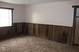 5th image of 112 Parkhurst St