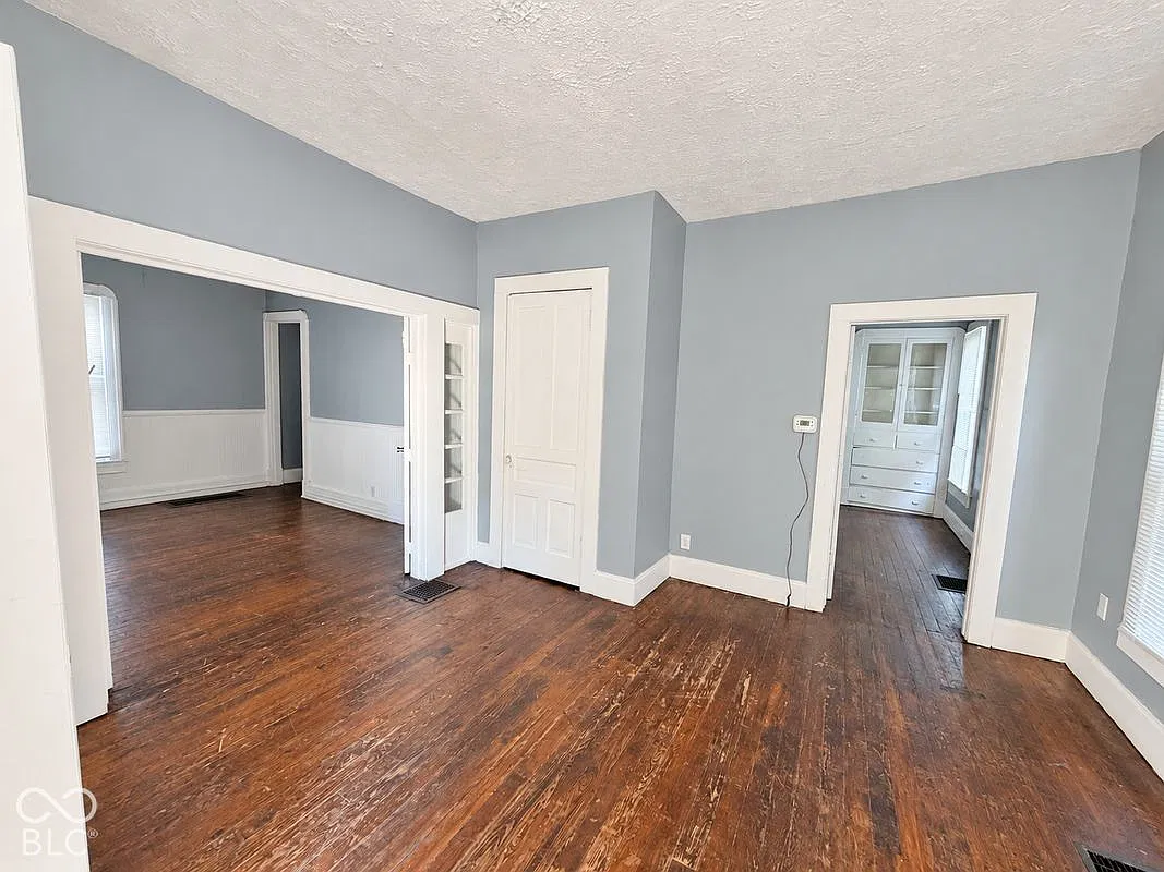 4 bed, 2.0 bath, 2284 sqft, $1,600 — Photo 3
