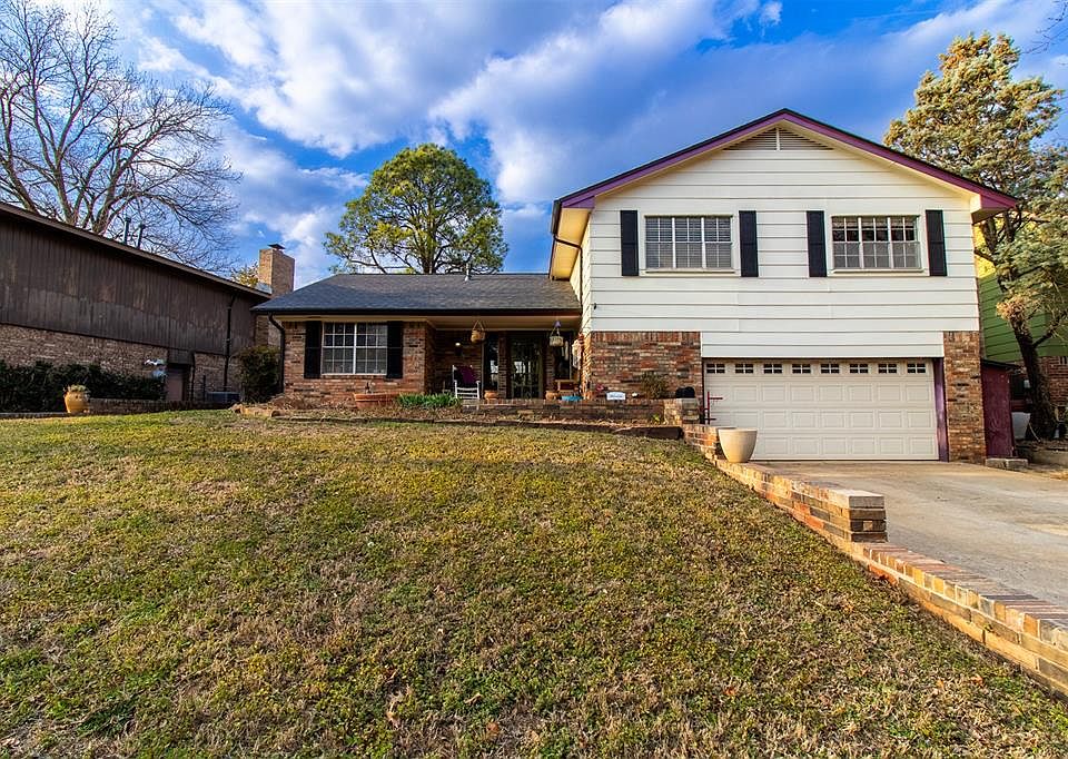 1st image of 921 Schulze Dr