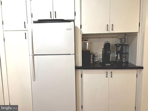 3rd image of 4 Circle Ave Unit 4