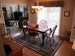 6039 Country Ridge Dr, Troy, MI 48098