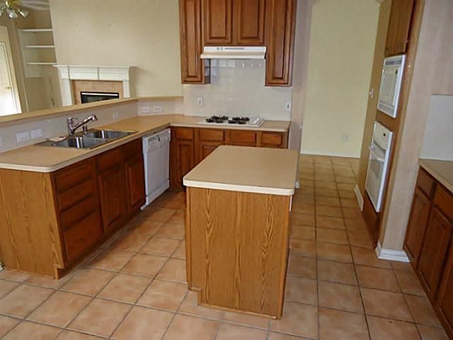 2nd image of 3314 Birkshire Ln