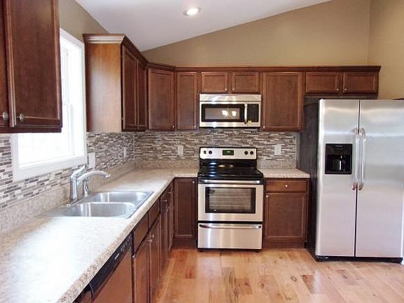 2nd image of 103 Parker Dr