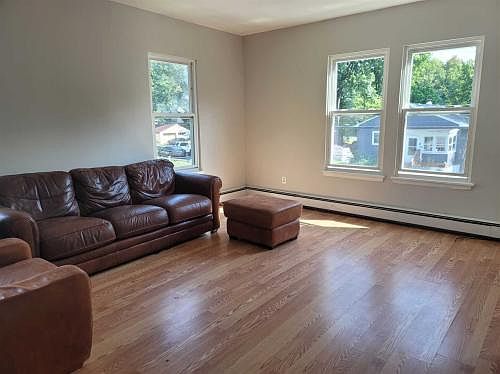 2nd image of 492 Lake St #2
