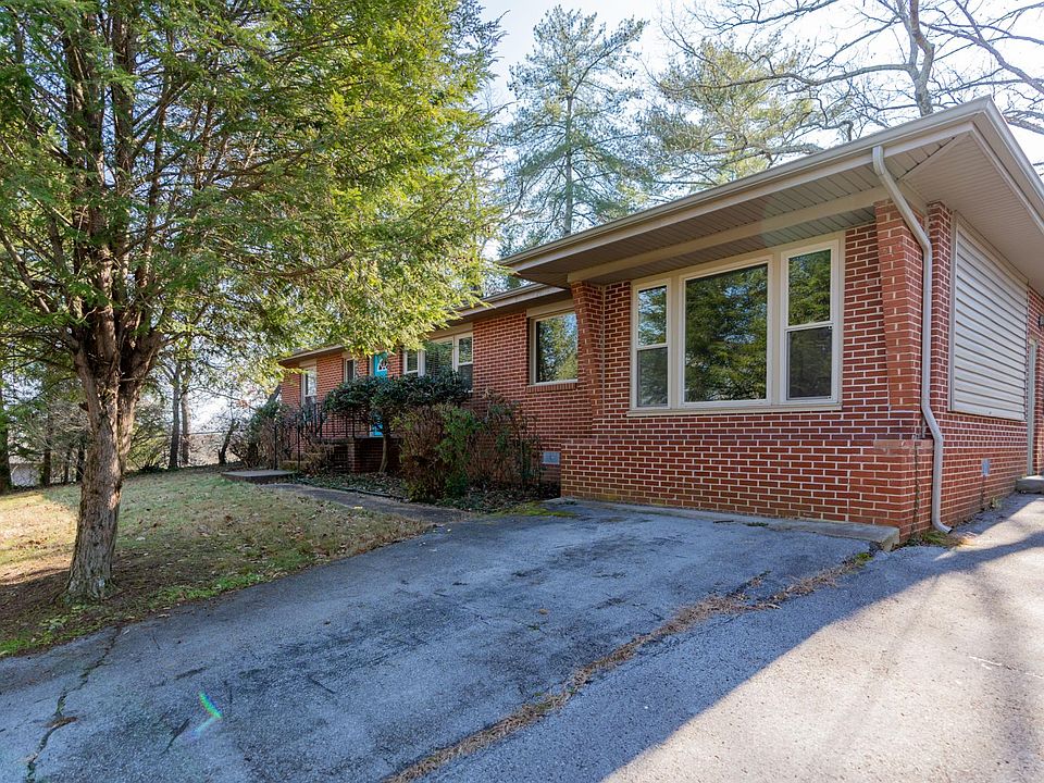 1st image of 3515 Lockwood Cir
