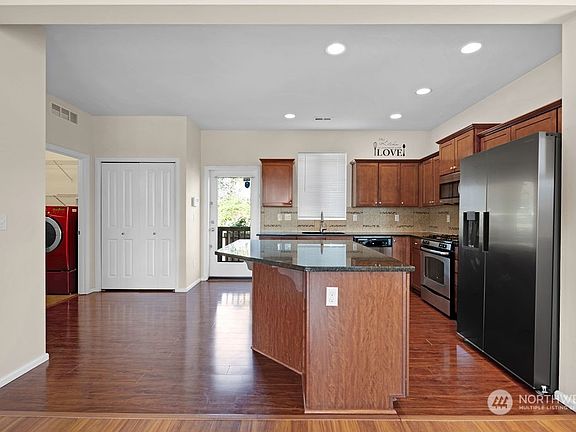 5th image of 1240 92nd Avenue NE