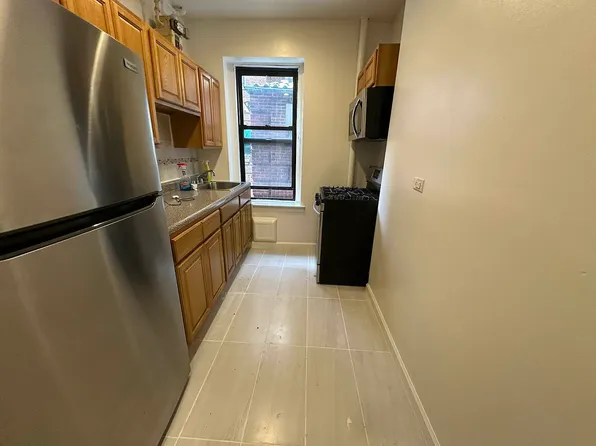 652 Soundview Ave APT 3A, Bronx, NY 10473