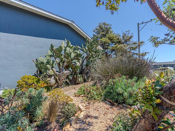 5th image of 1223 Lerida Way