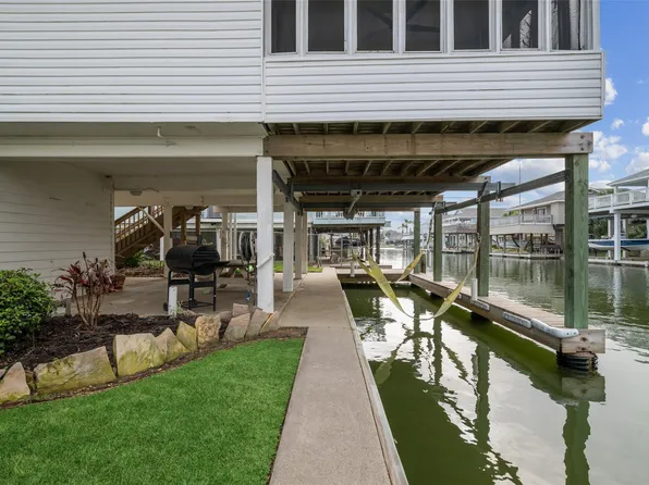 22118 Matagorda Dr, Galveston, TX 77554