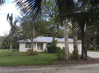 671 Rope Bend Dr, Labelle, FL 33935