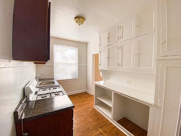 3rd image of 4056 N Laporte Ave #4