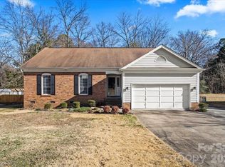 2036 Killarney Pl, Charlotte, NC 28262