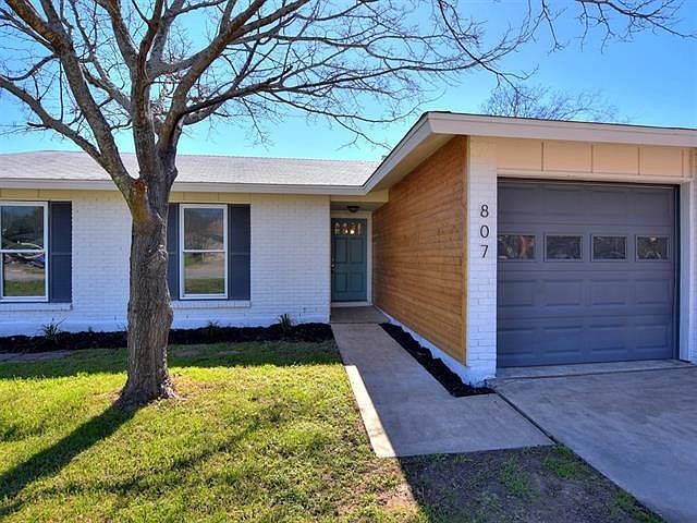 1st image of 807 Chisholm Valley Dr
