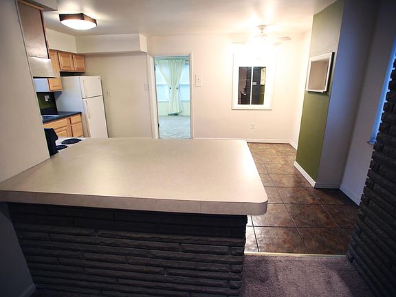 3rd image of 190 Noble Ave #1