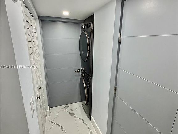 4th image of 1100 W 35th St APT 4
