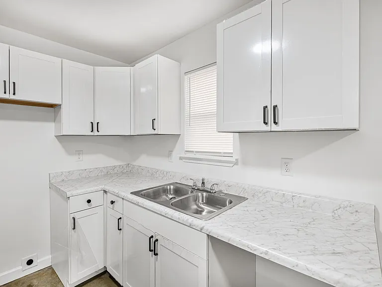 365 Washburn Dr — Photo 7