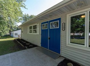 3205 McClain Dr, Cedar Falls, IA 50613
