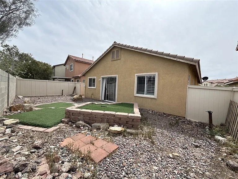 824 Blushing Rose Pl — Photo 25