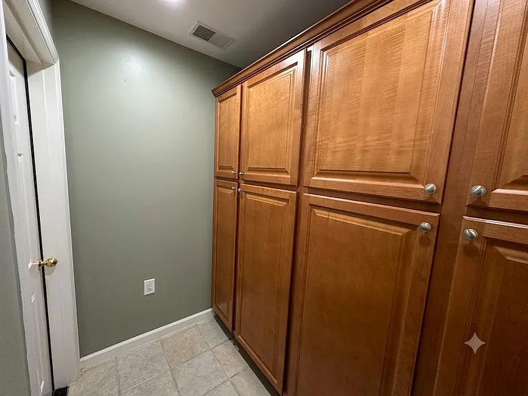 1305 Rowland Dr — Photo 22