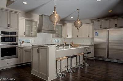 3rd image of 2401 Heights Dr