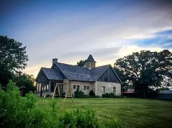 2064 Valley Rd, Corning, IA 50841