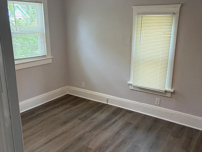 1601 Oakley Ave — Photo 7