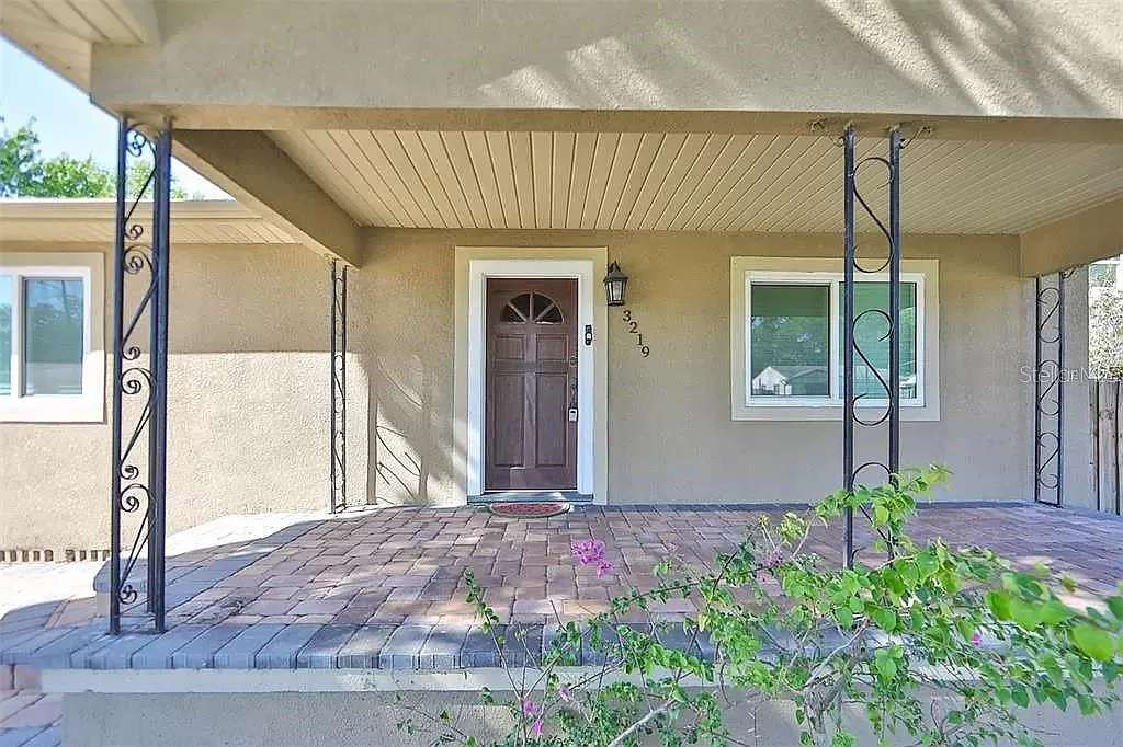 4 bed, 2.0 bath, 1524 sqft, $4,400 — Photo 2