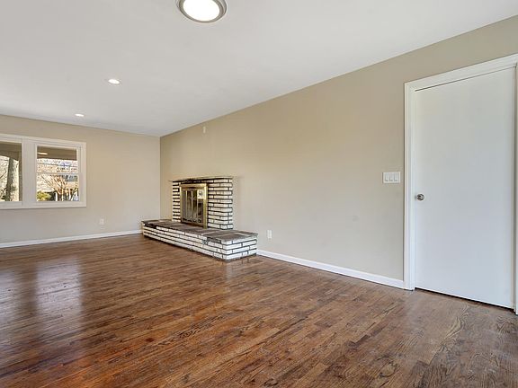 3rd image of 1023 Fairview Dr