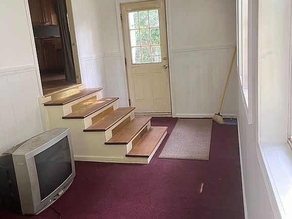 4th image of 89 West Ave APT 6