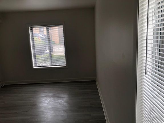 5th image of 6110 Knoll Valley Dr #110