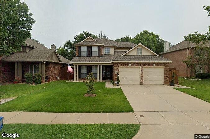 Home located end of quiet cut de sac. Walk to Wellington amenities(pool, tennis courts, park & gym).