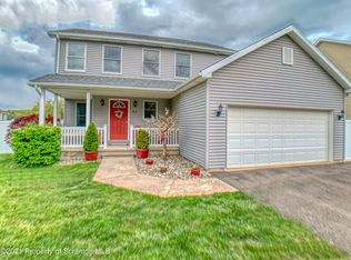33 Nicole Dr, Scranton, PA 18512
