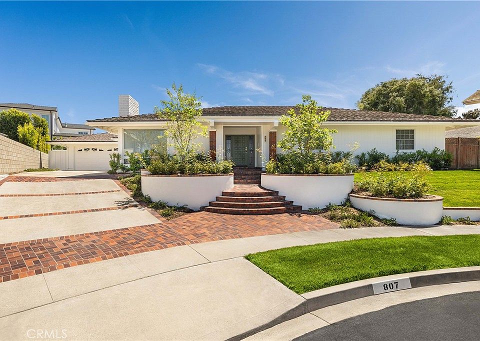 1st image of 807 Aldebaran Cir