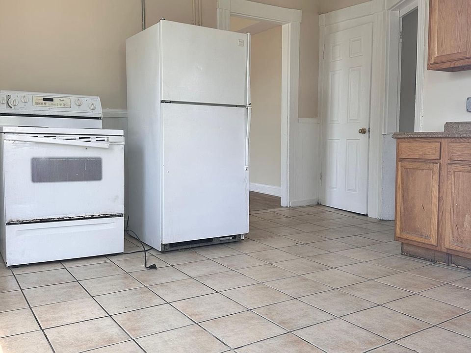 1st image of 138 Cherry St #B8