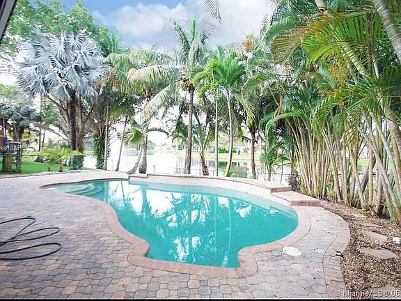 3rd image of 18520 NW 11th Ct