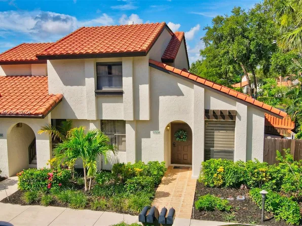 5733 Fox Hollow Dr APT A, Boca Raton, FL 33486