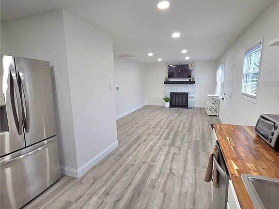 2nd image of 1418 24th St