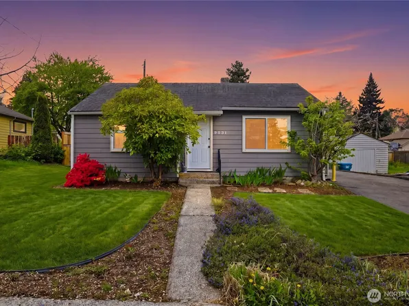 9831 33rd Avenue SW, Seattle, WA 98126
