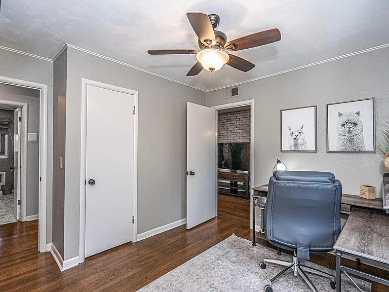 812 East Dr — Photo 23
