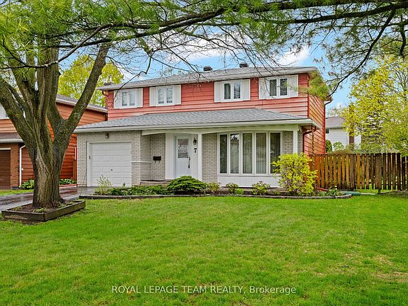 3rd image of 7 Centrepark Dr
