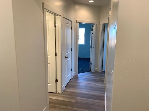 4th image of 3322 E Holly Dr