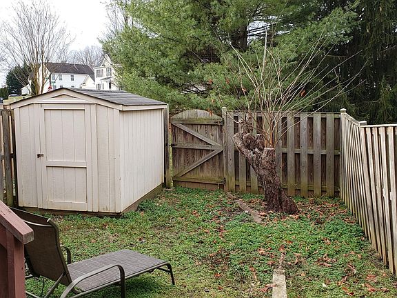 3rd image of 4008 Fountain Bridge Ct