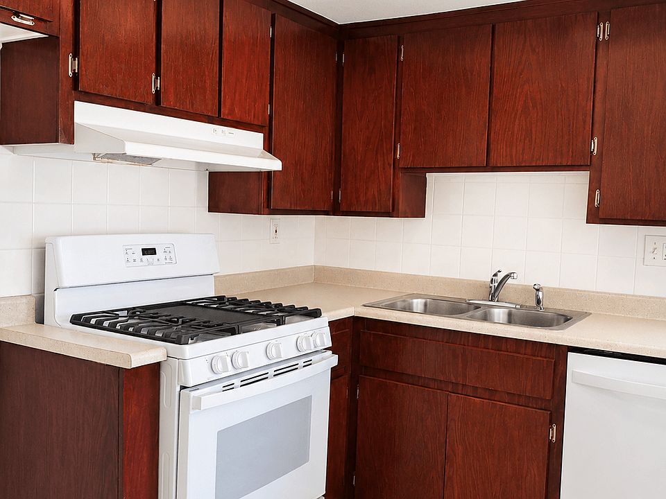 1st image of 16942 Lilac Ln #3
